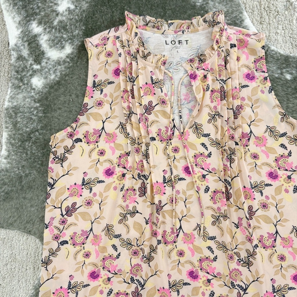 LOFT Floral Pintucked Ruffle Tie Neck Blouse Large - Picture 3 of 10